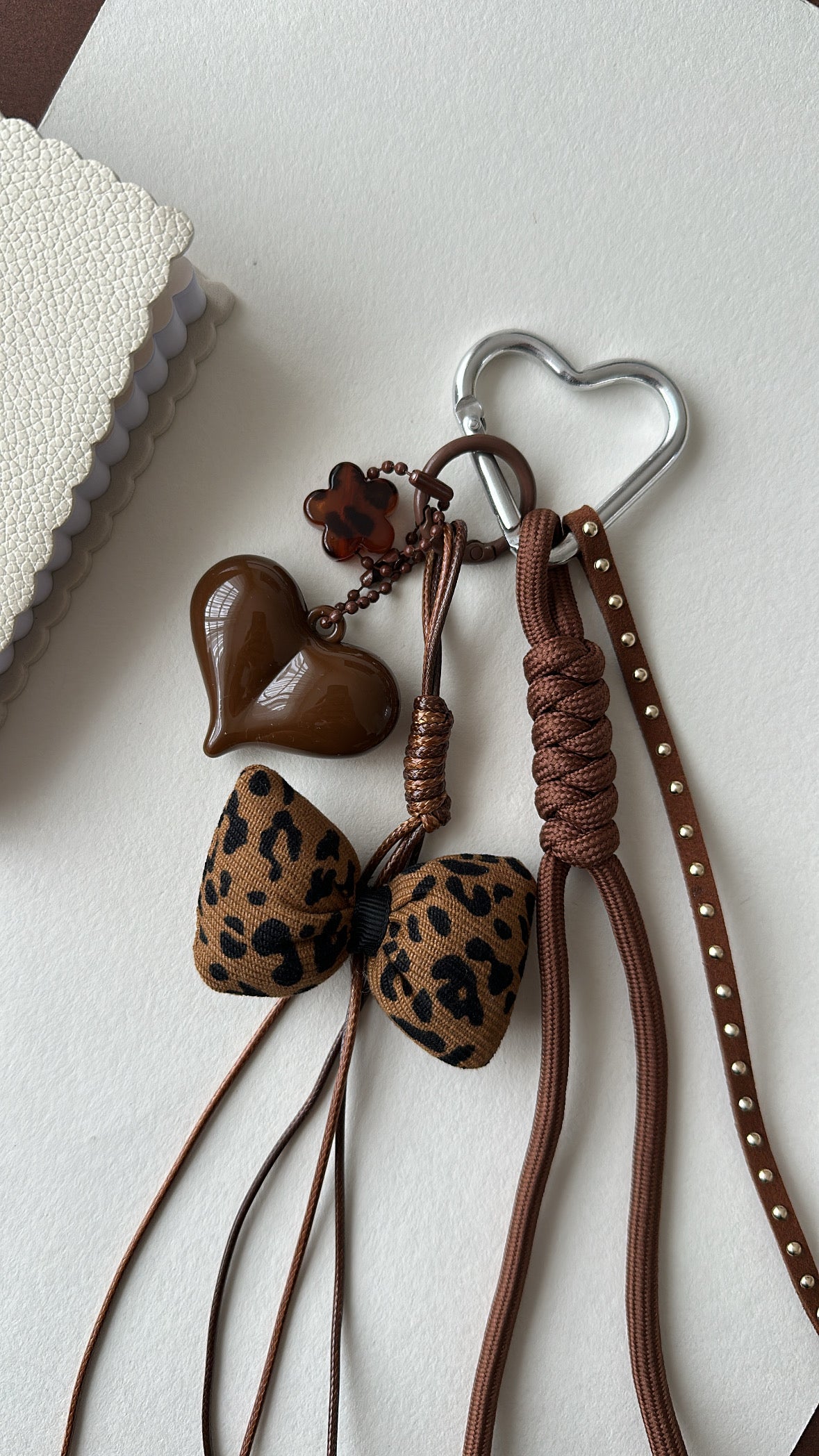 Cocoa Bow